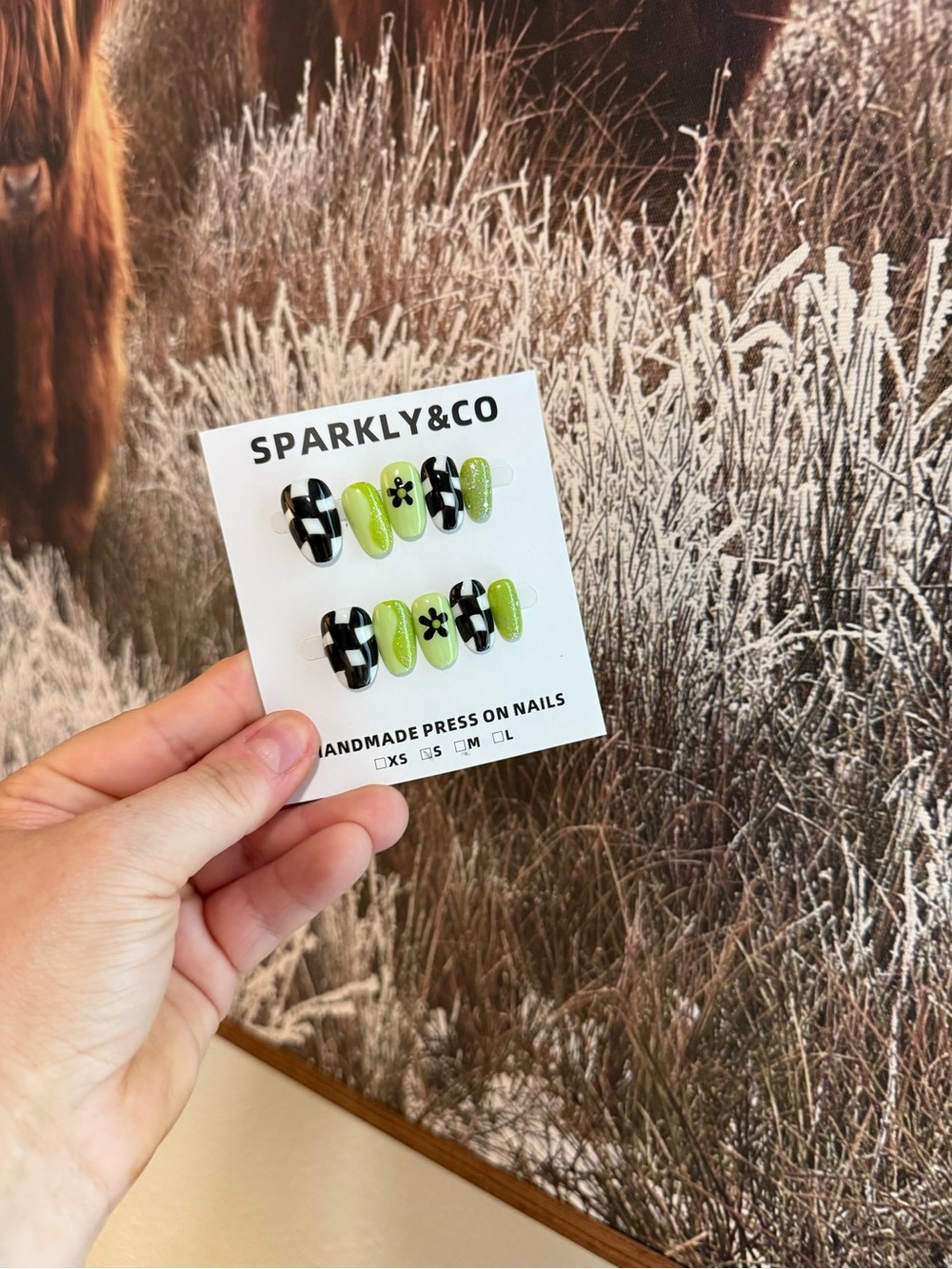 Sparkly&Co Lime Green and Black Checker Press-On Nail Set